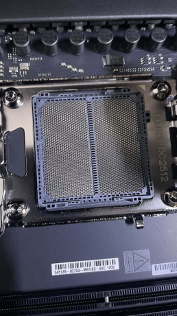 ASUS ROG CROSSHAIR X870E HERO AMD AM5 DDR5(OUTLET)