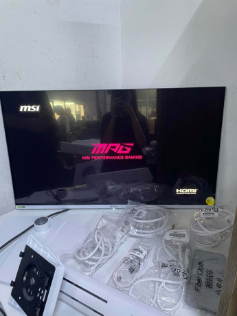 MSI MPG 321URXW QD-OLED 31.5
